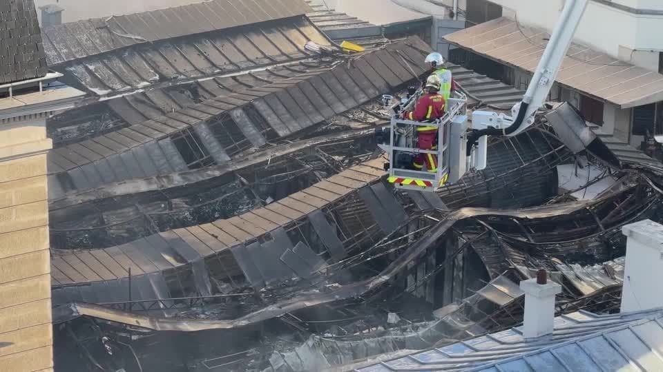 Incêndio devasta mercado histórico de Paris fundado em 1615