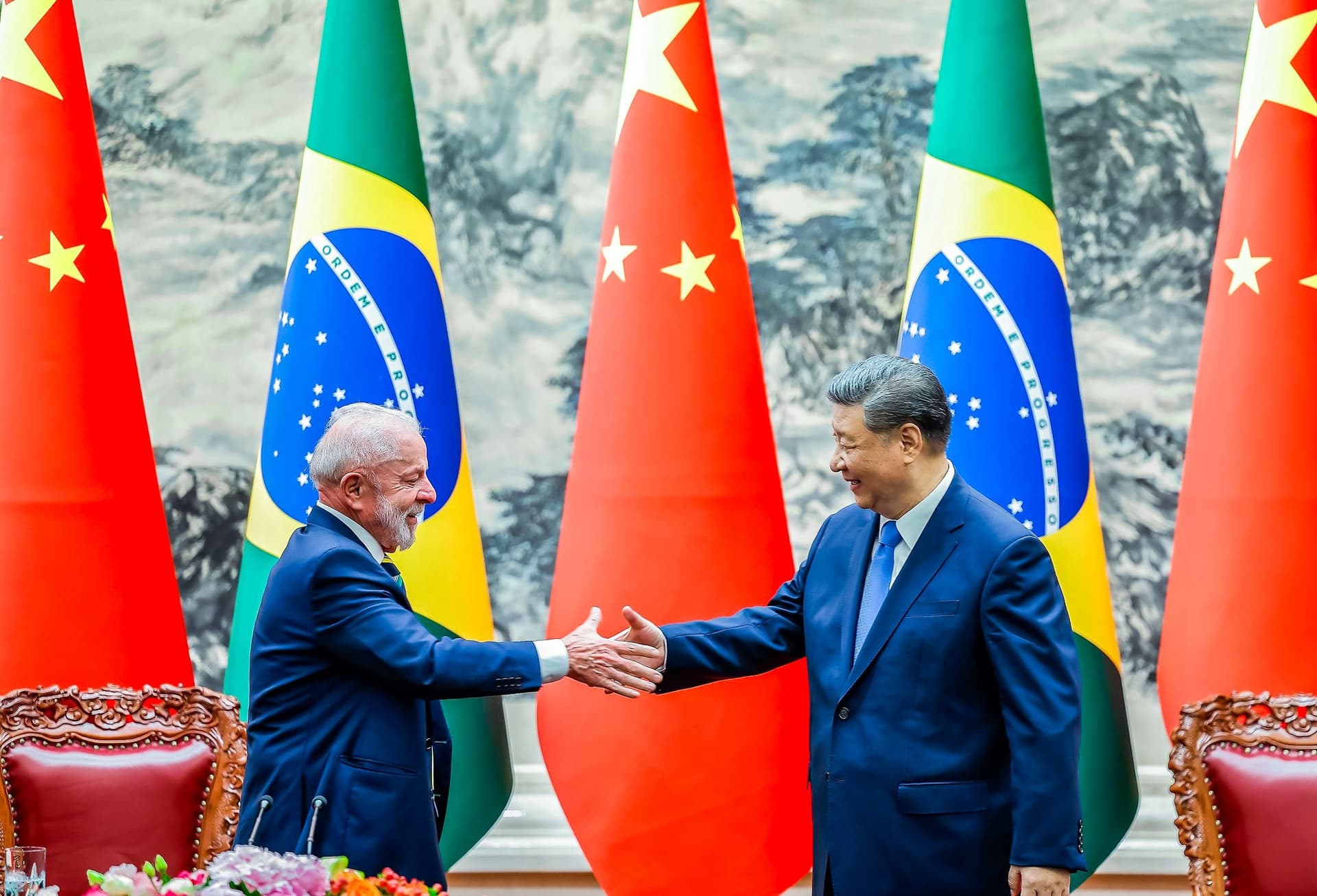 Brasil considera reciprocidade para enfrentar tarifas dos EUA