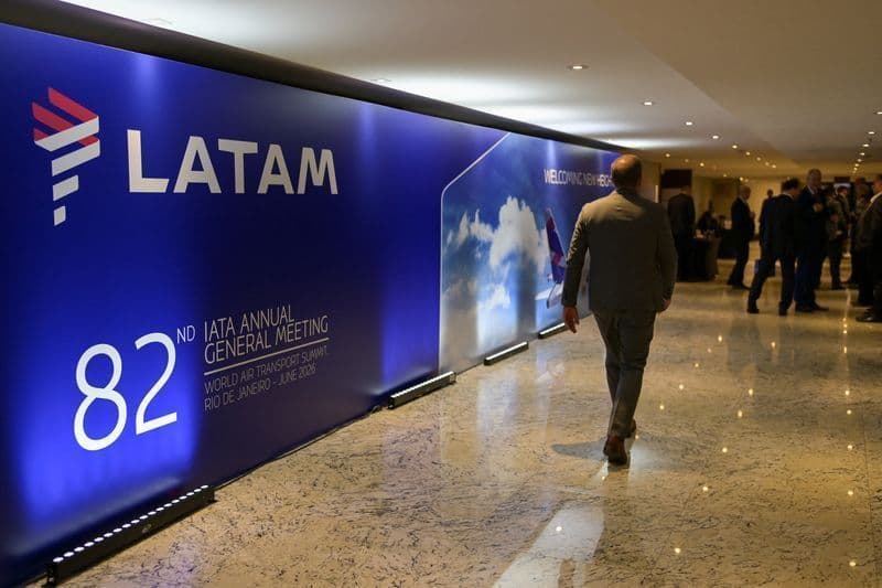 LATAM Airlines mantém reservas estáveis, mas enfrenta pressão de custos