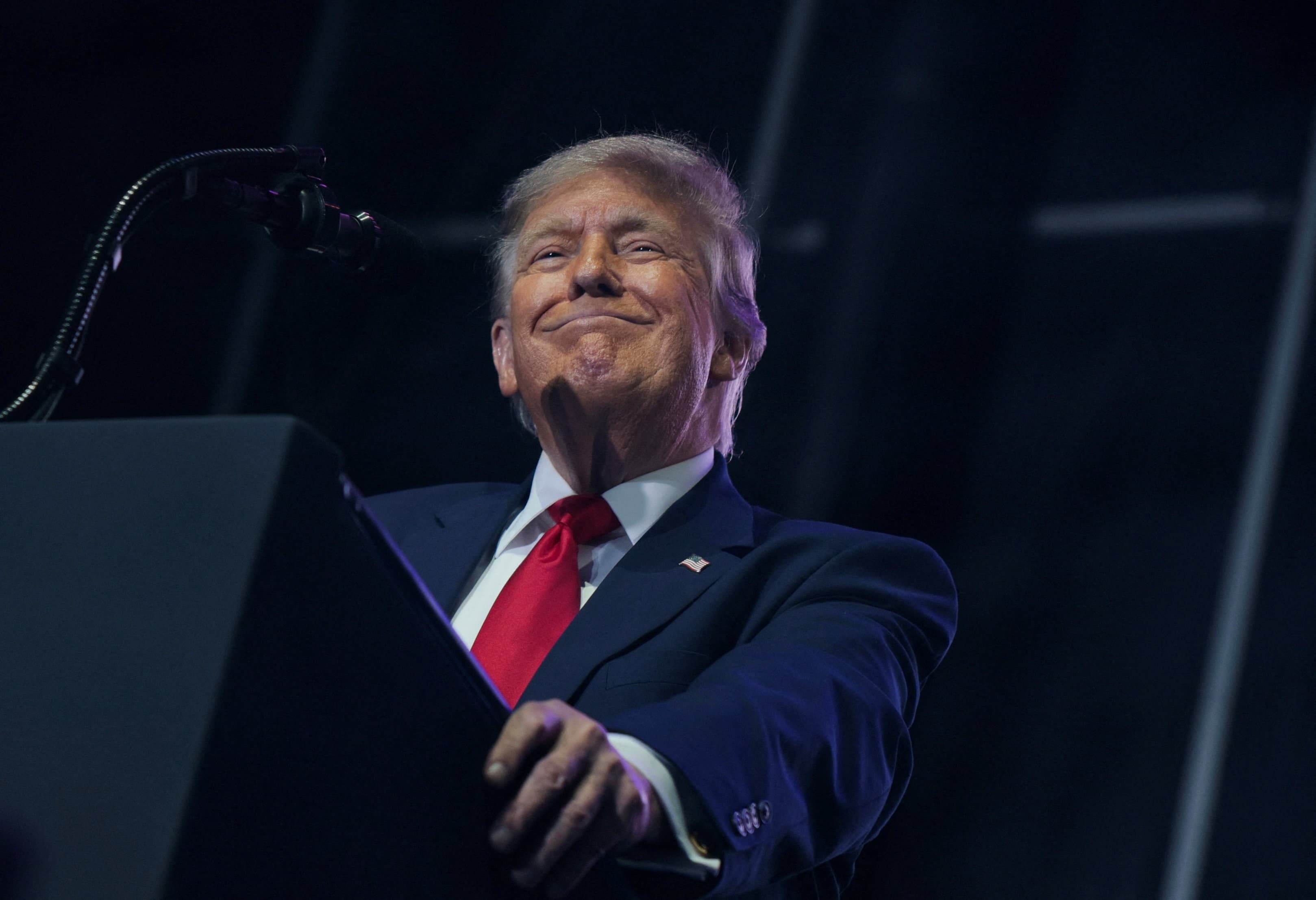 Trump comemora decisão da Suprema Corte, mas enfrenta derrotas