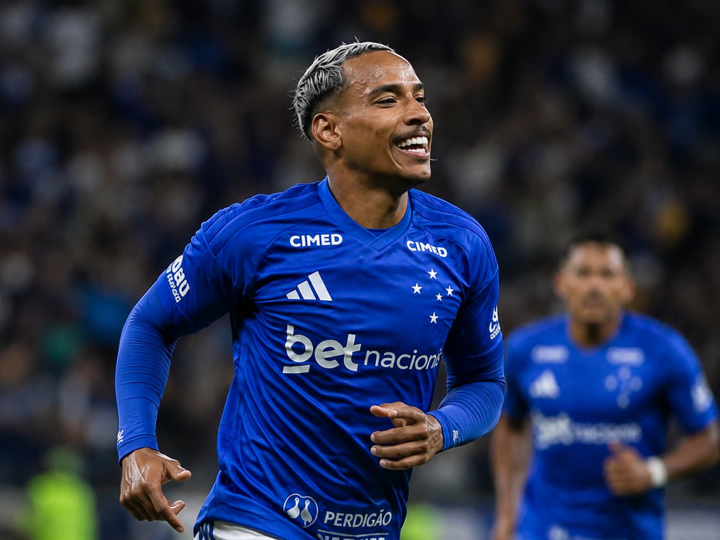 Cruzeiro apresenta Matías Viña e busca solução imediata para a lateral antes do duelo com o Vitória