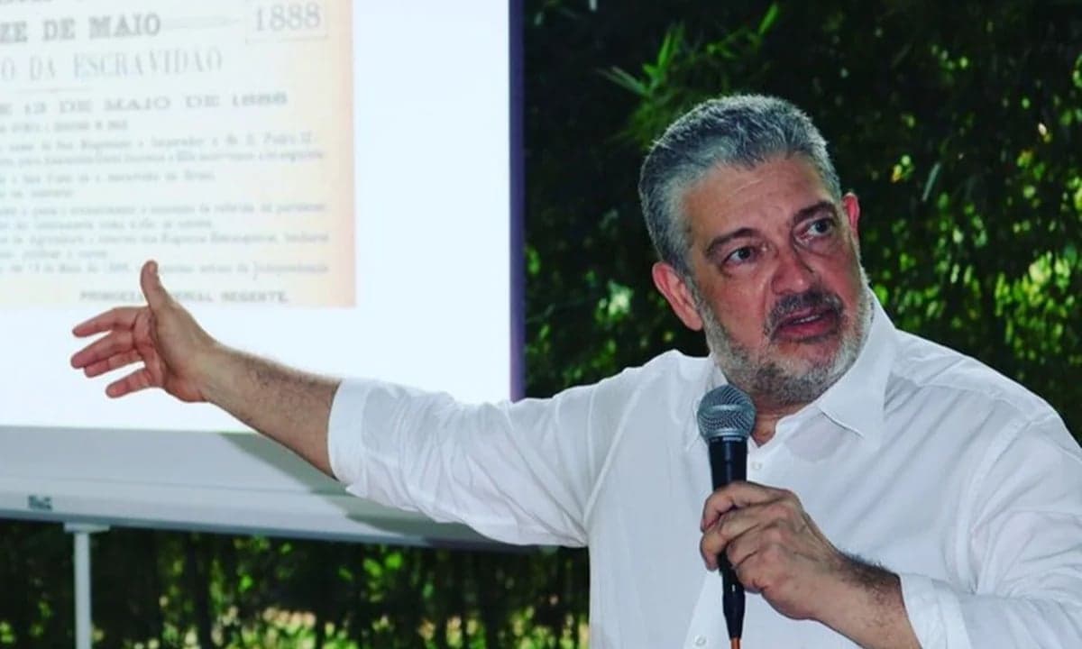 Governo anula honraria de diplomata por ato de assédio