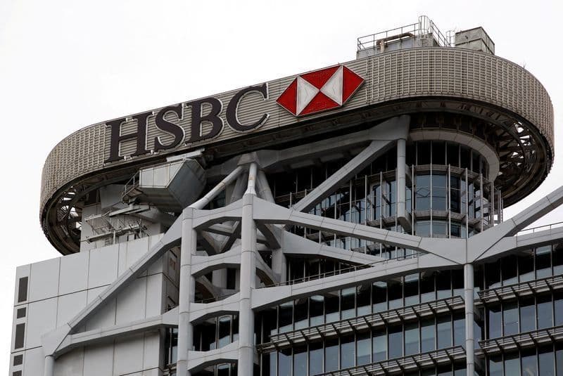 HSBC e Standard Chartered lidam com impactos da IA nos empregos