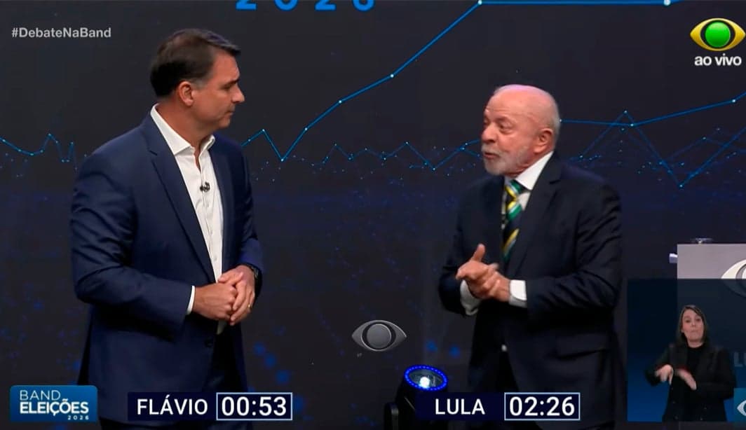 Flávio Bolsonaro não esclarece repasses em debate na TV Band