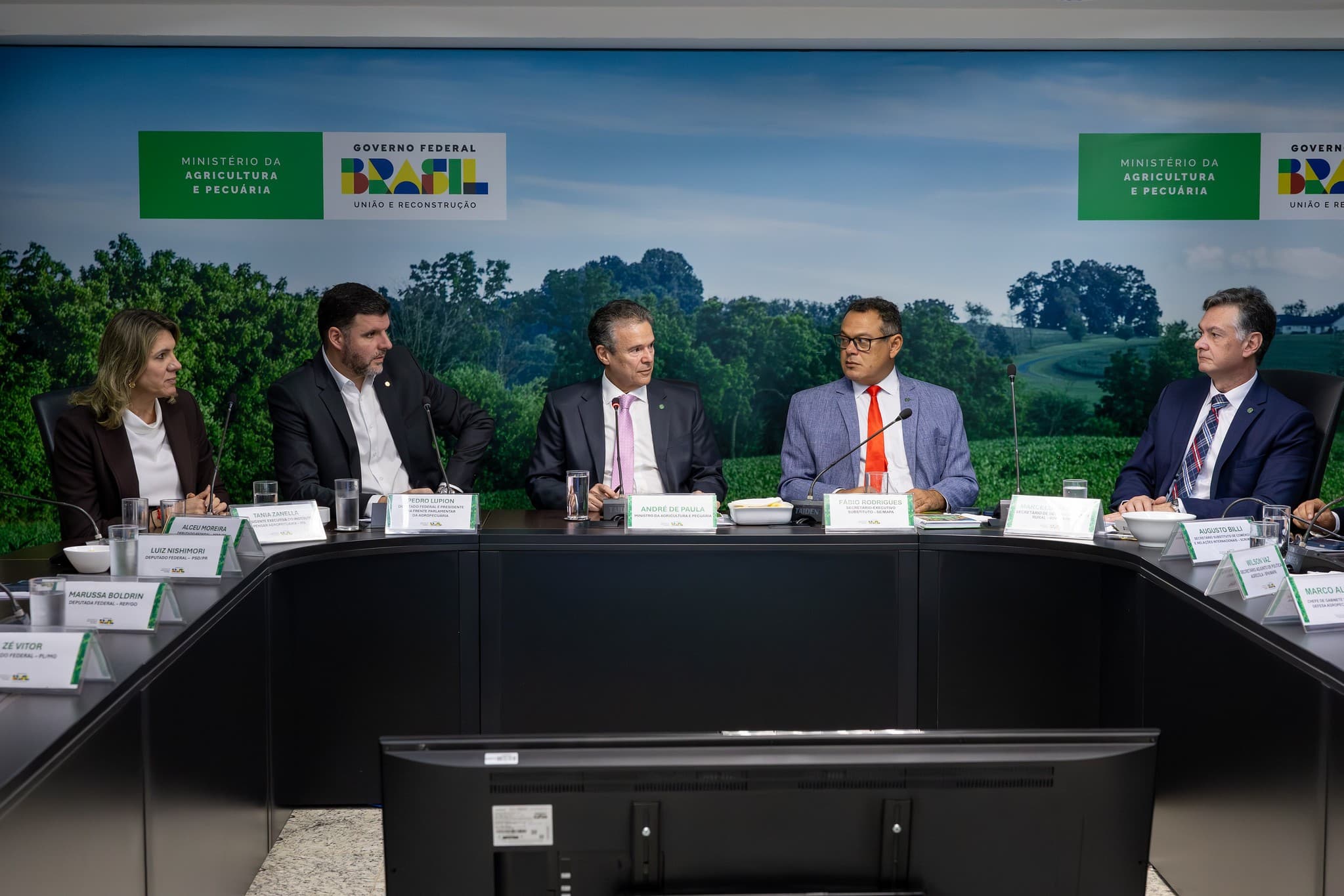 Frente Parlamentar da Agropecuária apresenta demandas ao ministro André de Paula