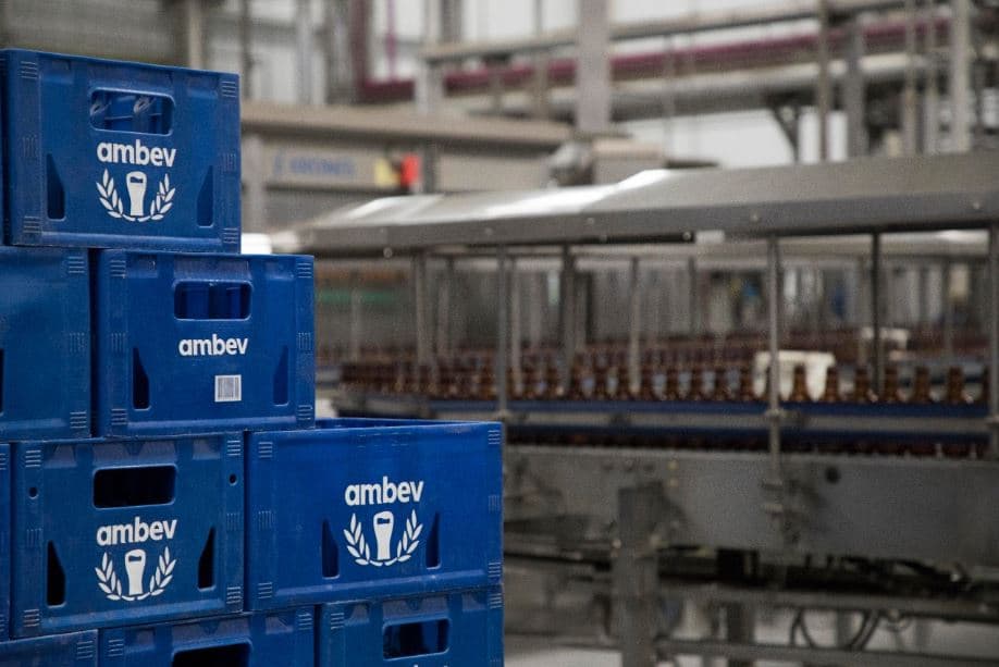 Ambev registra lucro líquido de R$ 3,89 bilhões no 1º trimestre de 2026