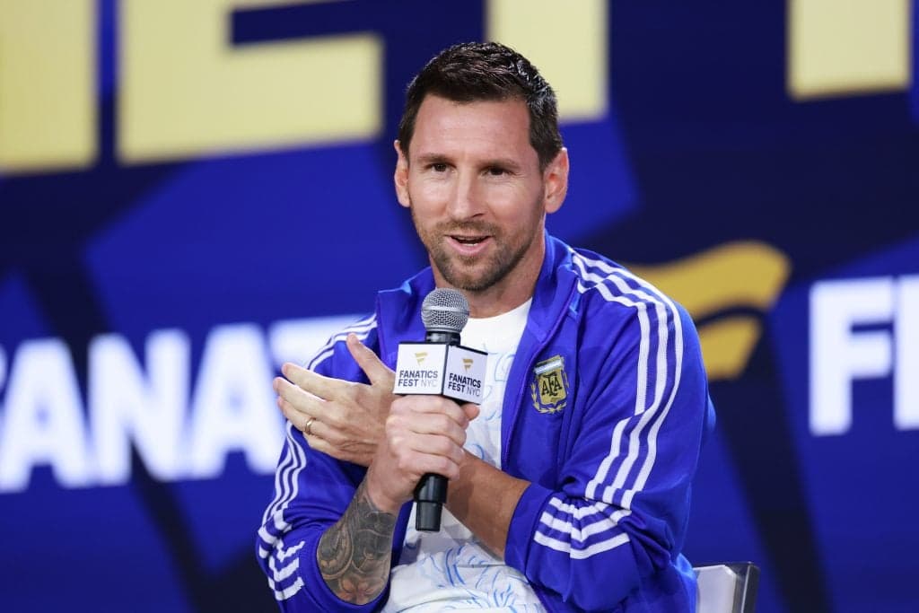 Lionel Messi se despede da seleção argentina em jogo contra Benin