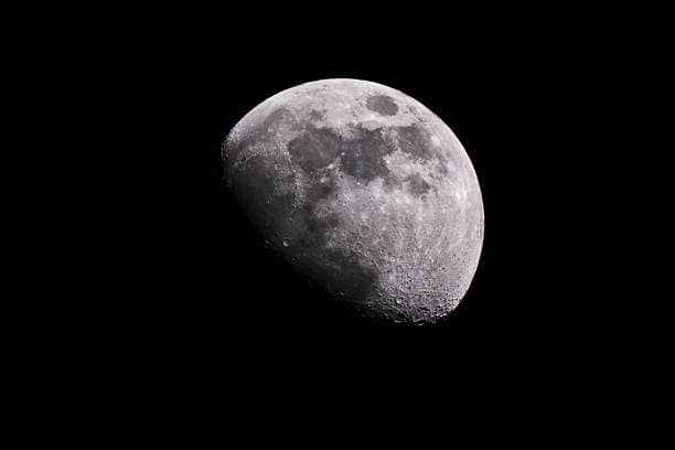 Lua hoje terça-feira (25/08): fase e iluminação