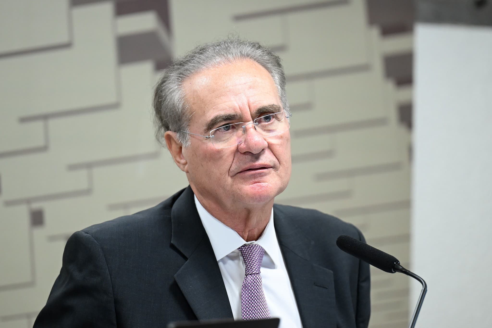 Renan Calheiros sobrepla o projeto de renegociação de dívidas rurais