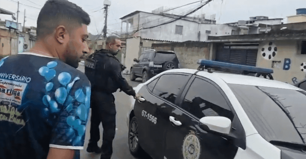 Polícia Civil faz operação contra tráfico de drogas em Nova Iguaçu