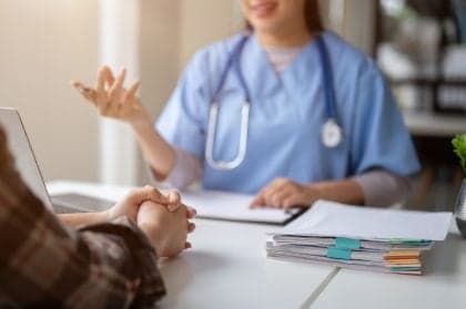 Trabalho dificulta acesso a consultas médicas no Brasil