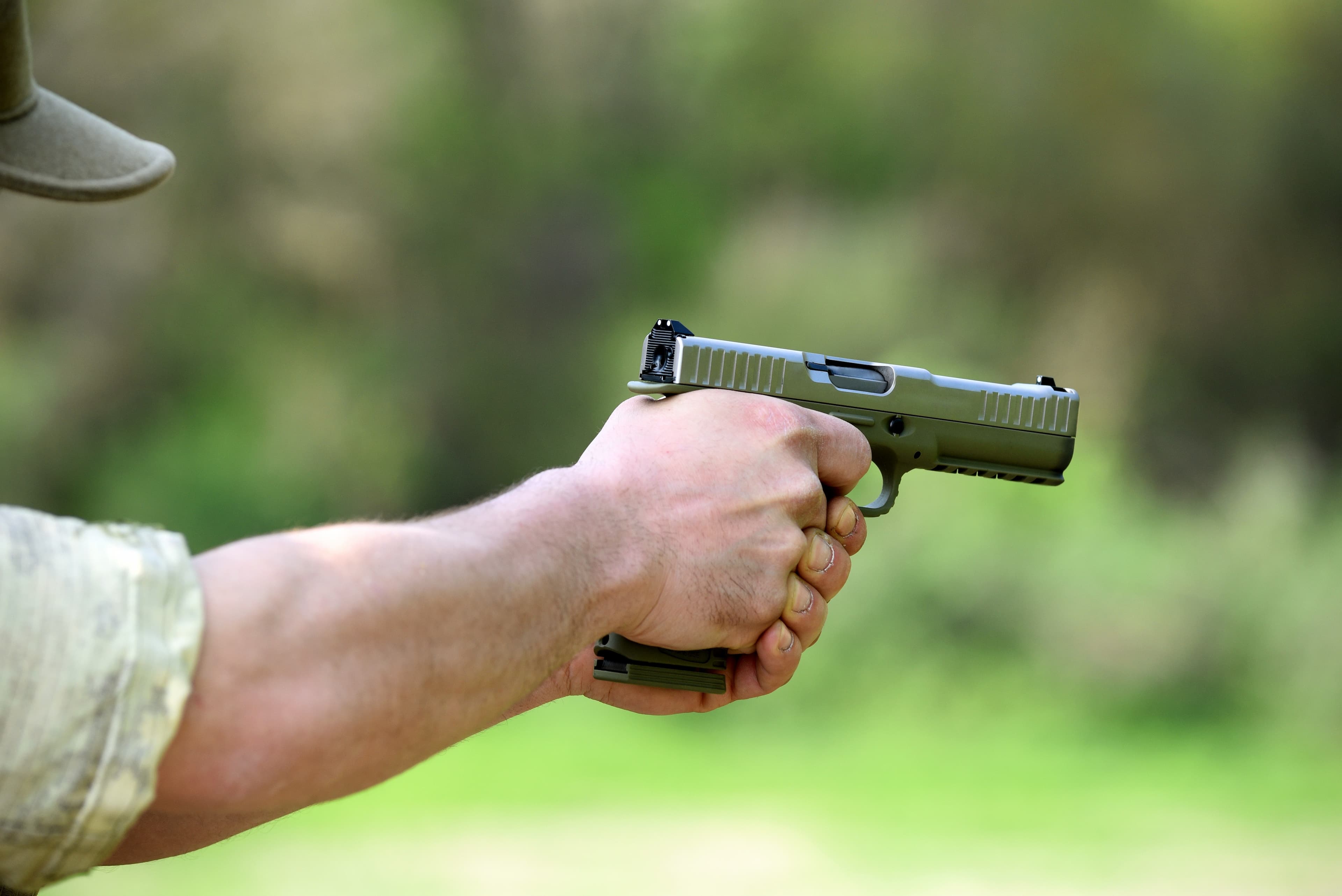 Deputado propõe uso do FGTS para compra de armas de fogo