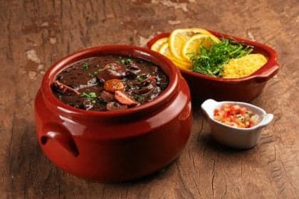Seis receitas de feijoada para saborear neste sábado