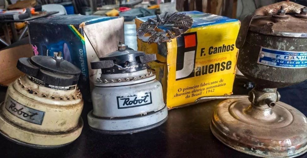 Chuveiro elétrico: a invenção brasileira de Francisco Canhos que revolucionou banhos
