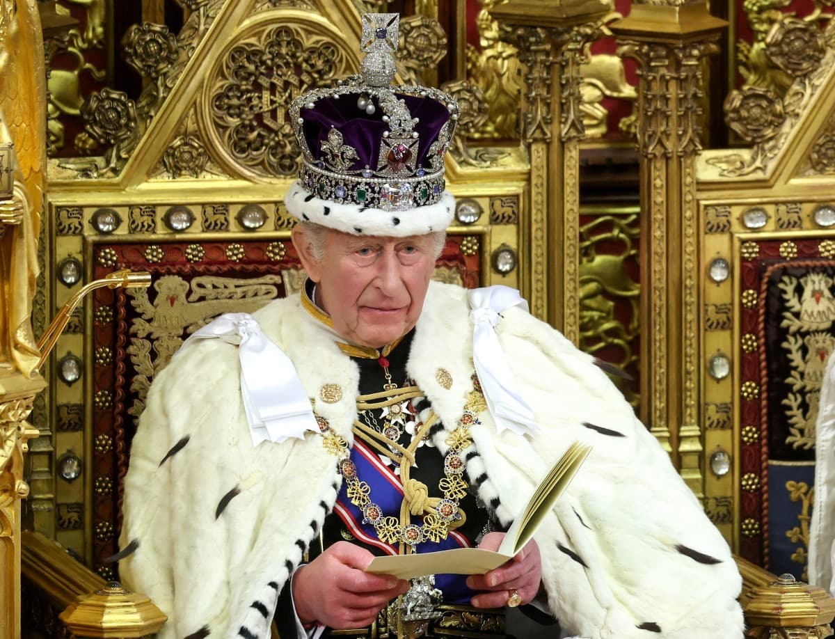 Rei Charles III revela impostos pagos, um marco histórico no Reino Unido