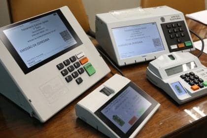 Pesquisa de intenção de voto é suspensa em SC por irregularidade