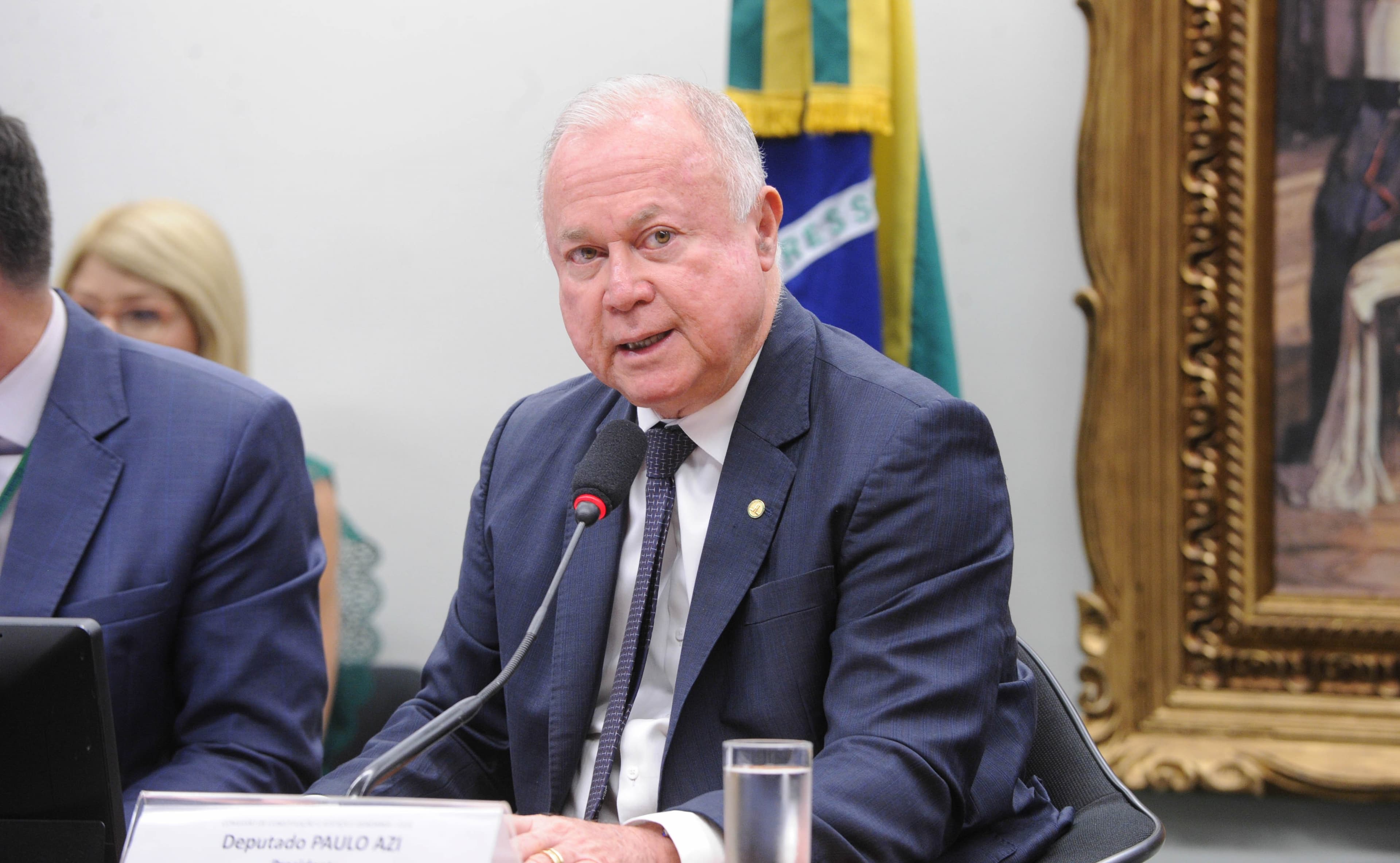 Paulo Azi apoia PECs para jornada de trabalho reduzida