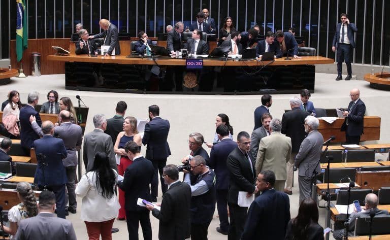 Governo pressiona Senado por redução de jornada de trabalho