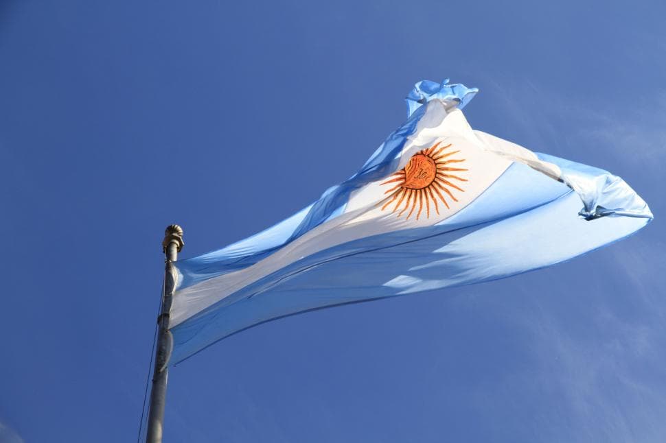 Crescimento da economia argentina supera expectativas em março