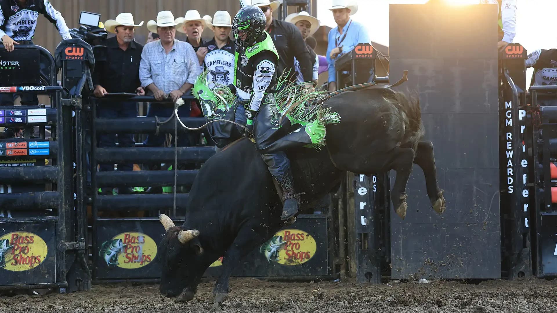 José Vitor Leme alcança recorde em montaria durante competição da PBR