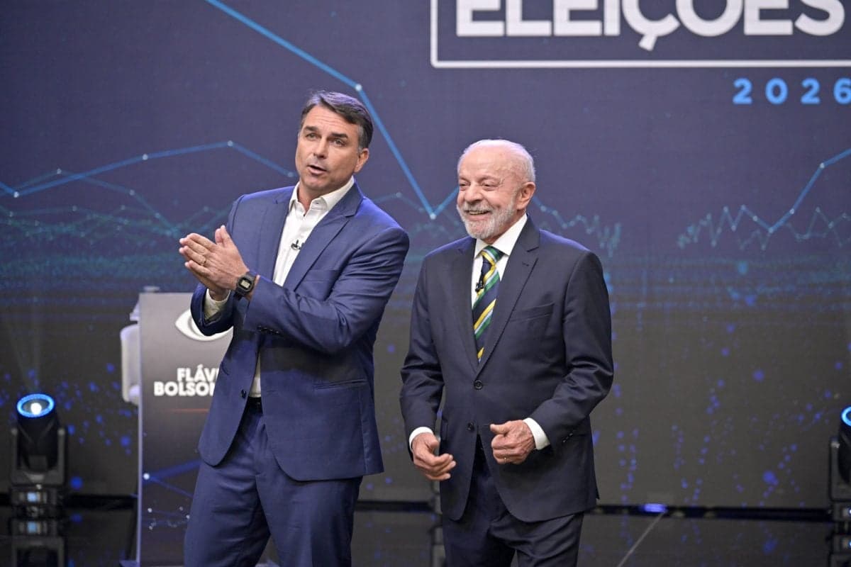 Decisão de Zanin sobre horário de votação gera polêmica nas campanhas de Lula e Flávio Bolsonaro