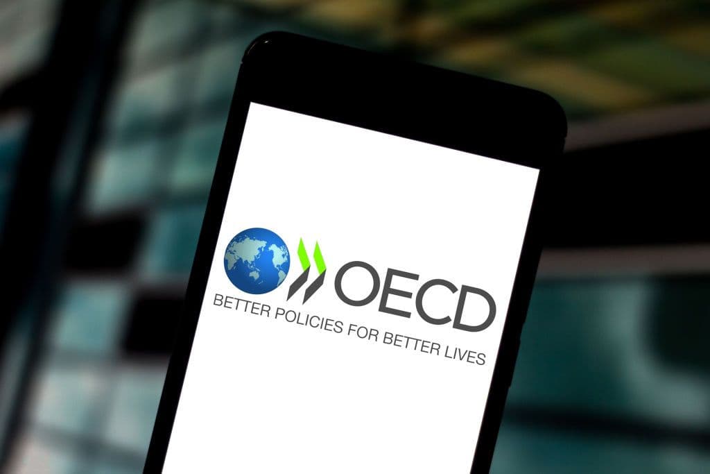 Desemprego da OCDE mantém-se em 5% em abril de 2026