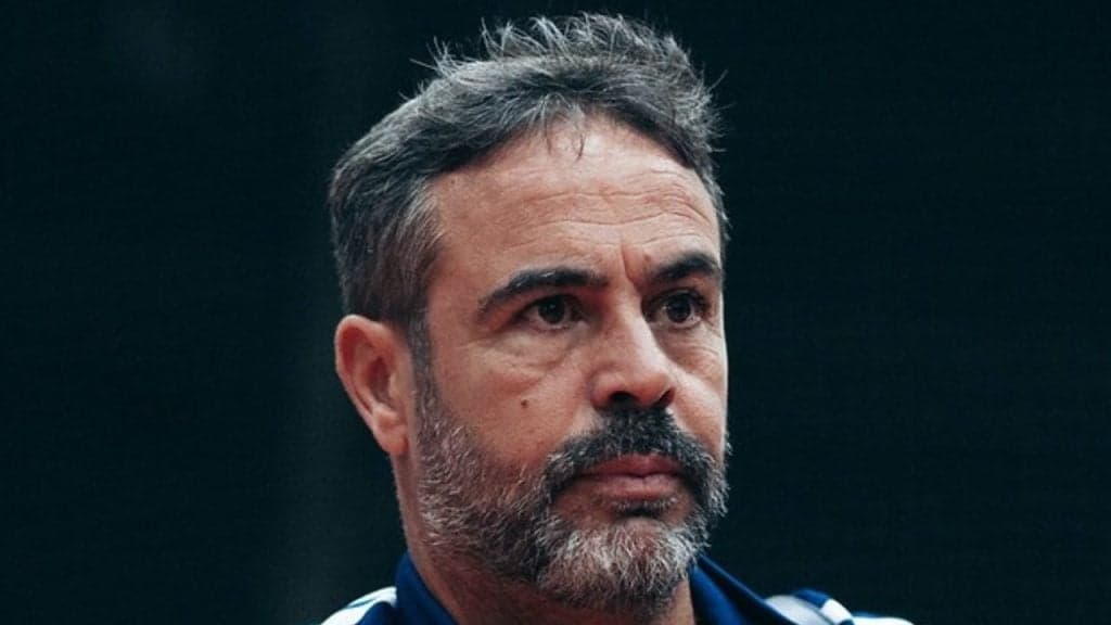 Técnico Artur Jorge denuncia xenofobia em confronto com torcedor