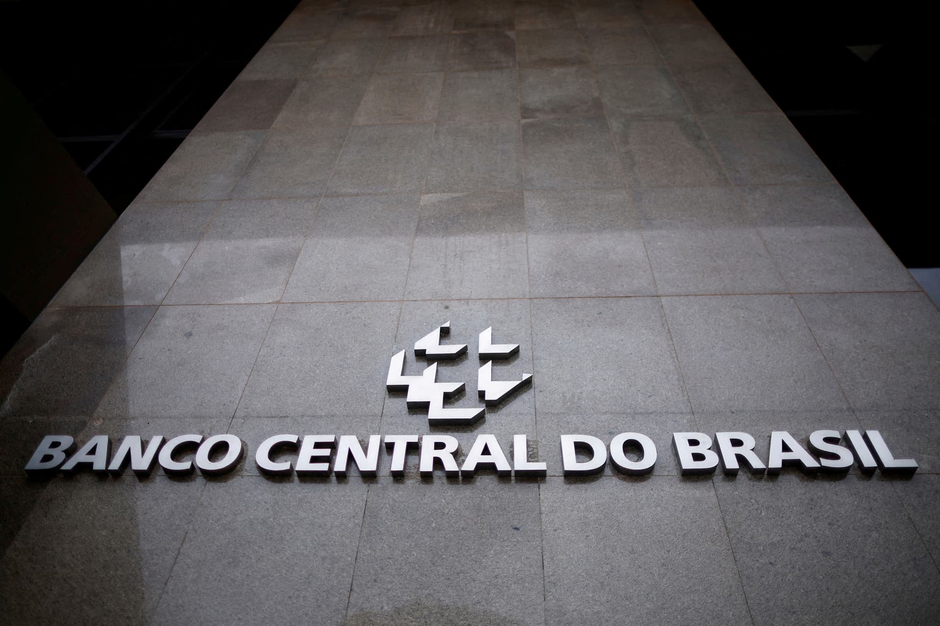 Concursos públicos: Receita Federal e Banco Central abrem 316 vagas