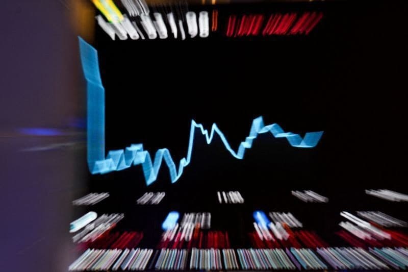 Ibovespa sobe enquanto EUA e inflação ganham atenção
