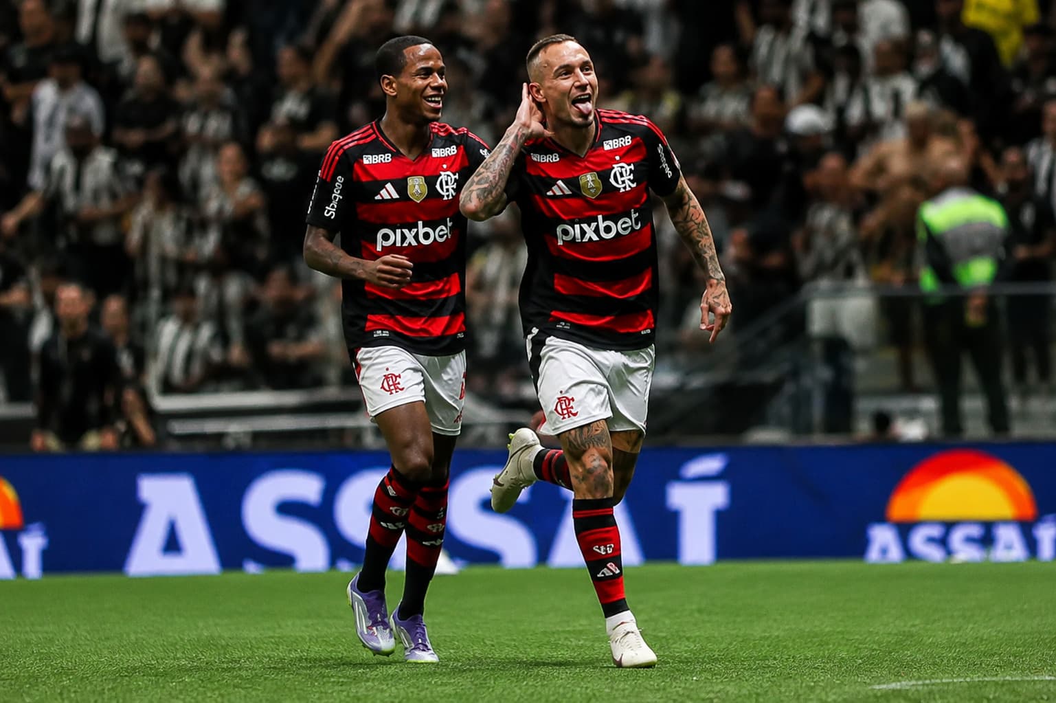 Flamengo avança à semifinal da Libertadores e abre três pontos na liderança do Brasileirão