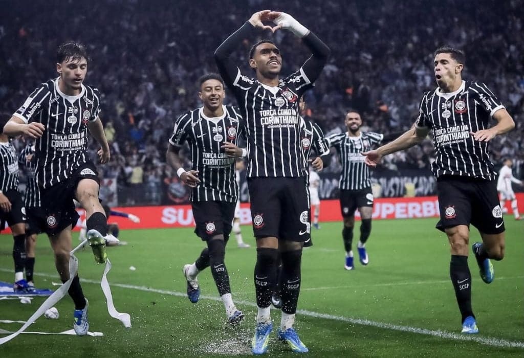 Crise financeira do Corinthians se agrava com três meses de atrasos
