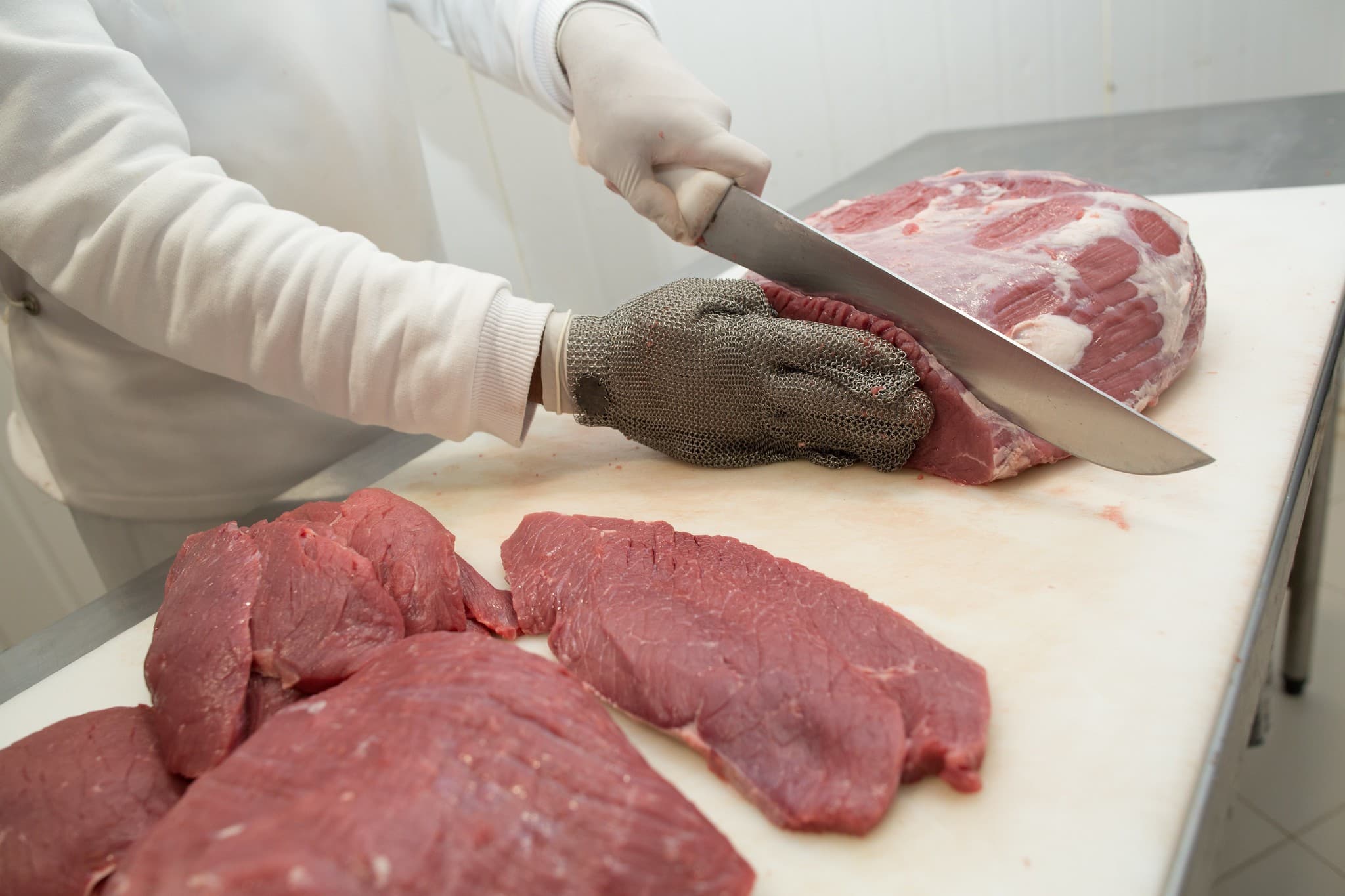 China alerta sobre limite de carnes brasileiras, taxa de 55% à vista