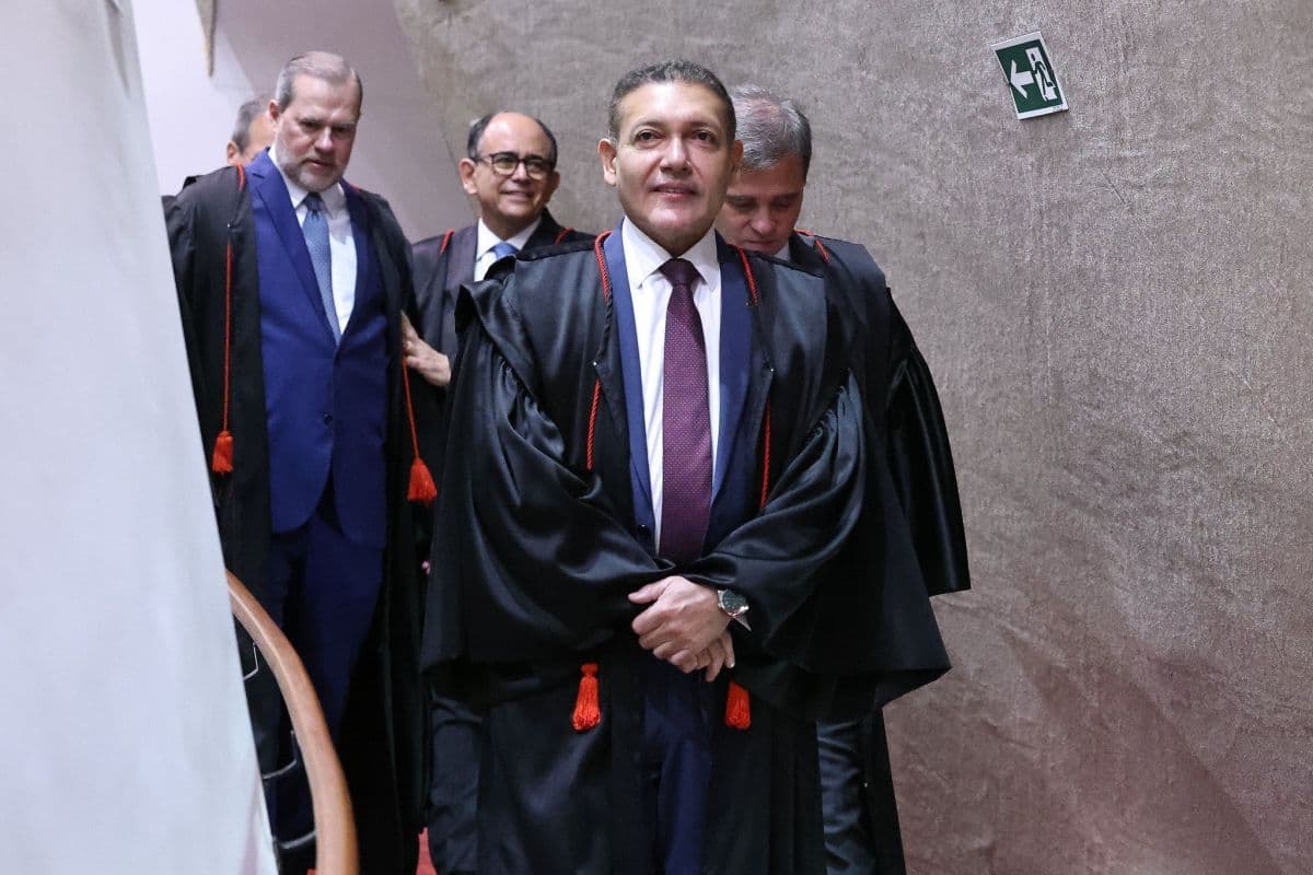 Ministros do STF dominam TSE com foco no Caso Master