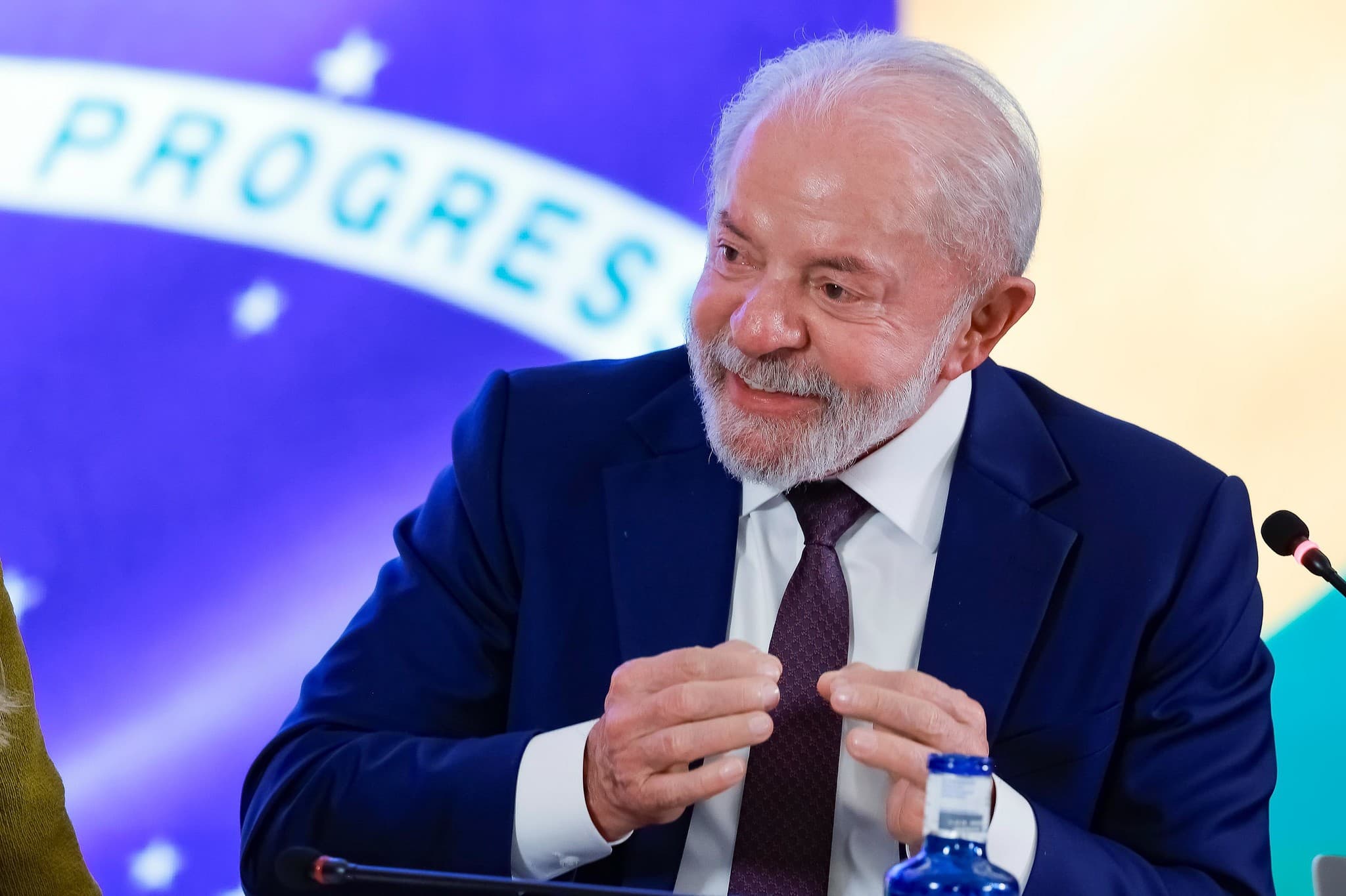 Lula destaca soberania e educação em convenção para reeleição