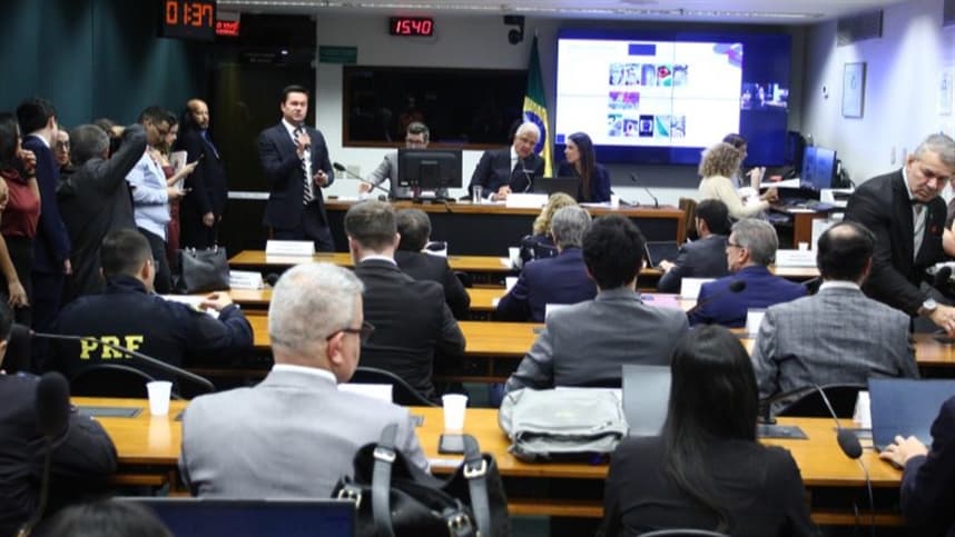Câmara discute riscos à saúde de produtos piratas