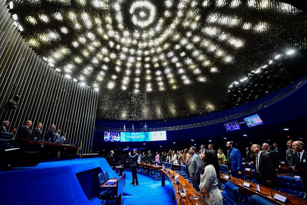 Senado aprova MP do Frete com pressões de caminhoneiros