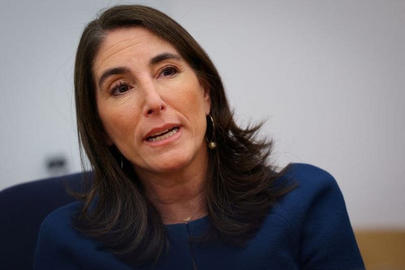 Fed alerta sobre inflação e necessidade de ação nas taxas de juros