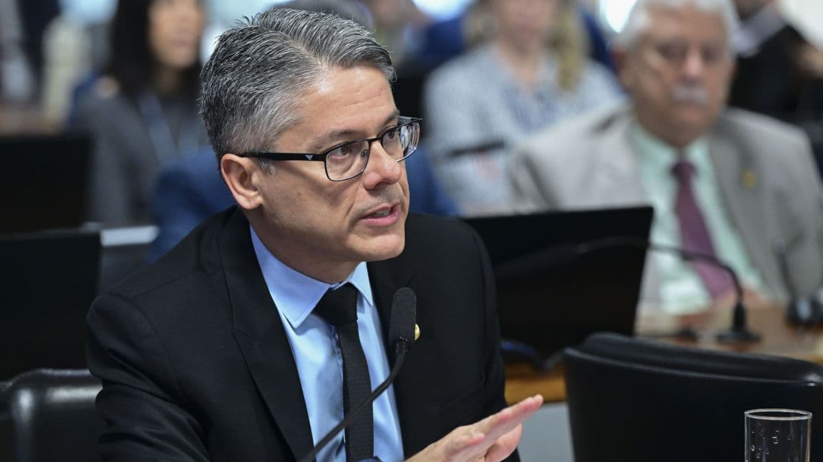 Senador critica postura de Gilmar Mendes na Justiça brasileira