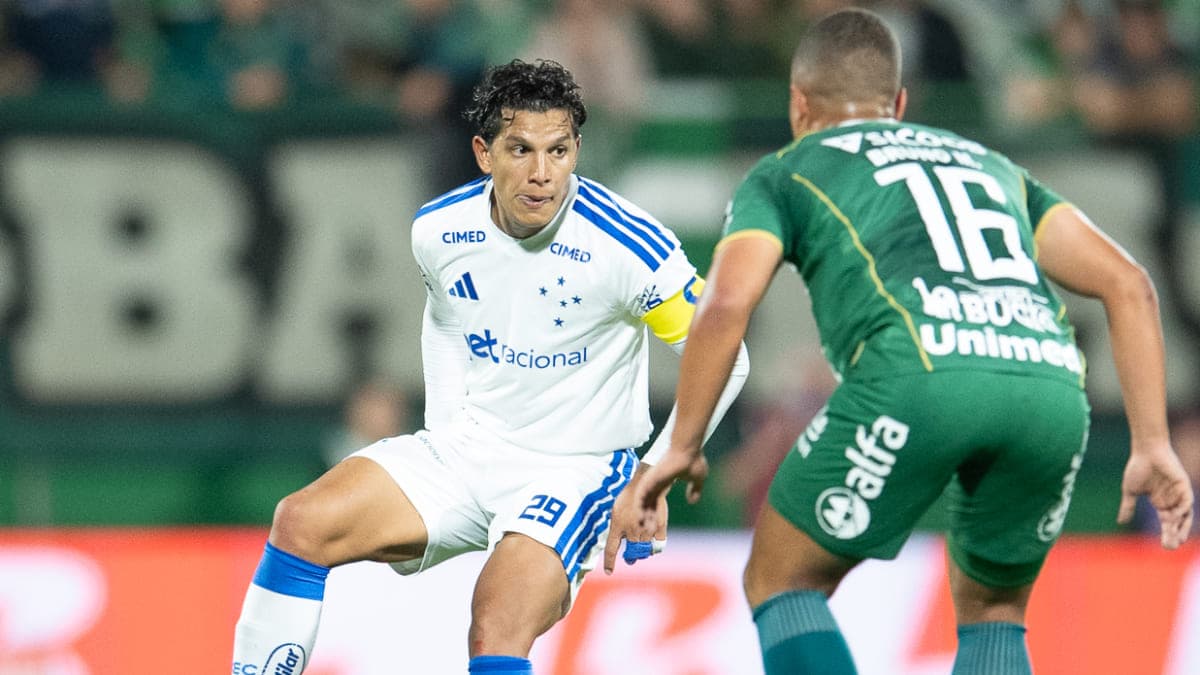 Chapecoense tenta reação contra o São Paulo após empate eletrizante e reforços no elenco