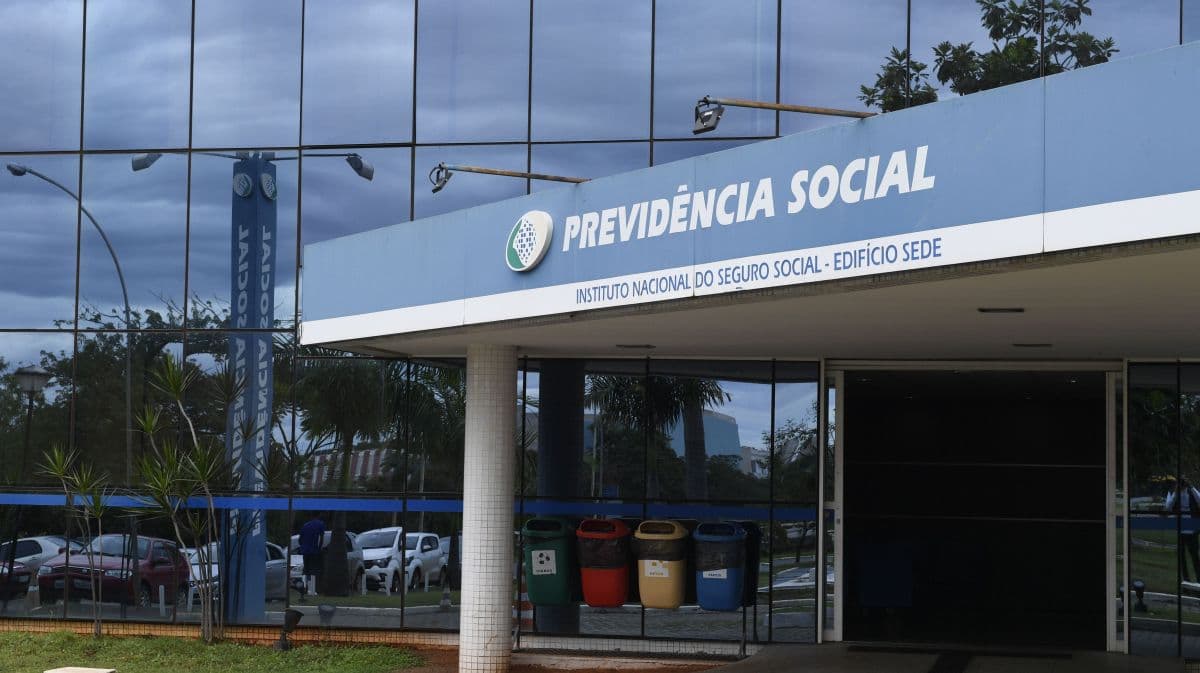 Dataprev detecta vazamento de 50 mil CPFs, principalmente de falecidos