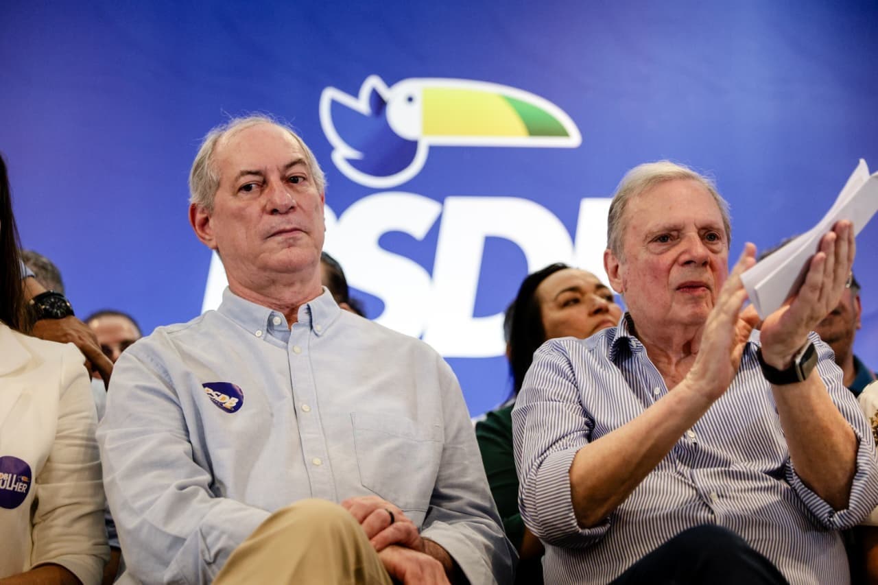 Ciro Gomes apoia Aécio Neves para presidência pelo PSDB