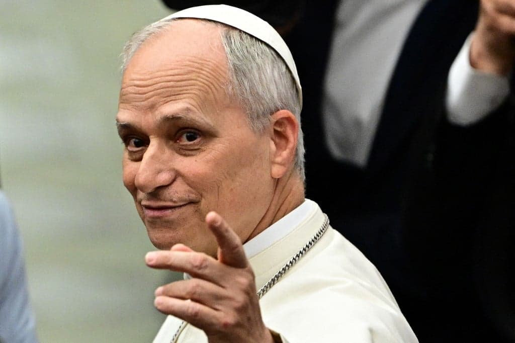 Papa Leão XIV se recupera bem após cirurgia de câncer em Roma