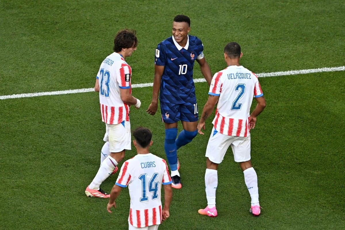 Mbappé responde a senadora paraguaia por comentários racistas
