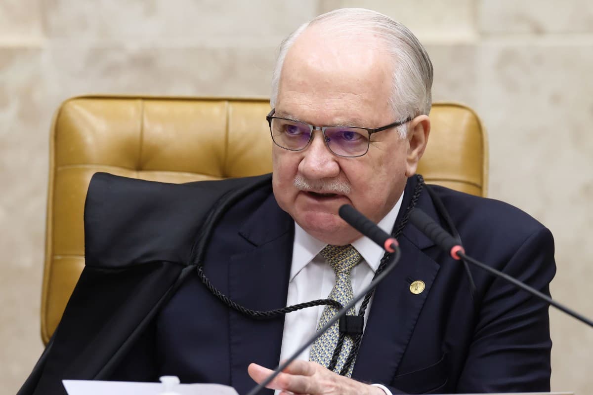 Fachin revisa inquérito sobre fake news após crise no STF