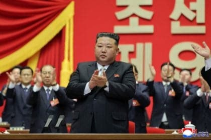 Coreia do Norte exclui reunificação da Constituição