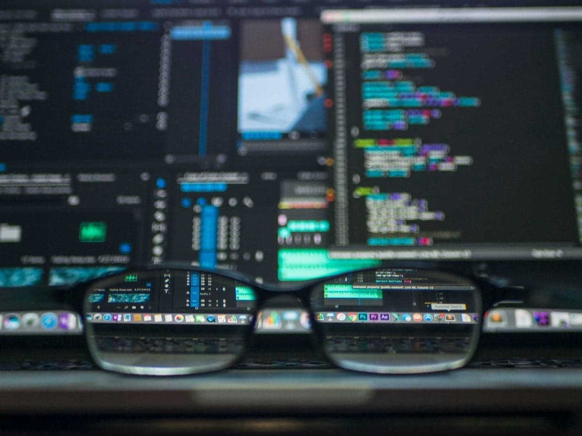 Inteligência Artificial transforma disputa de marcas na internet