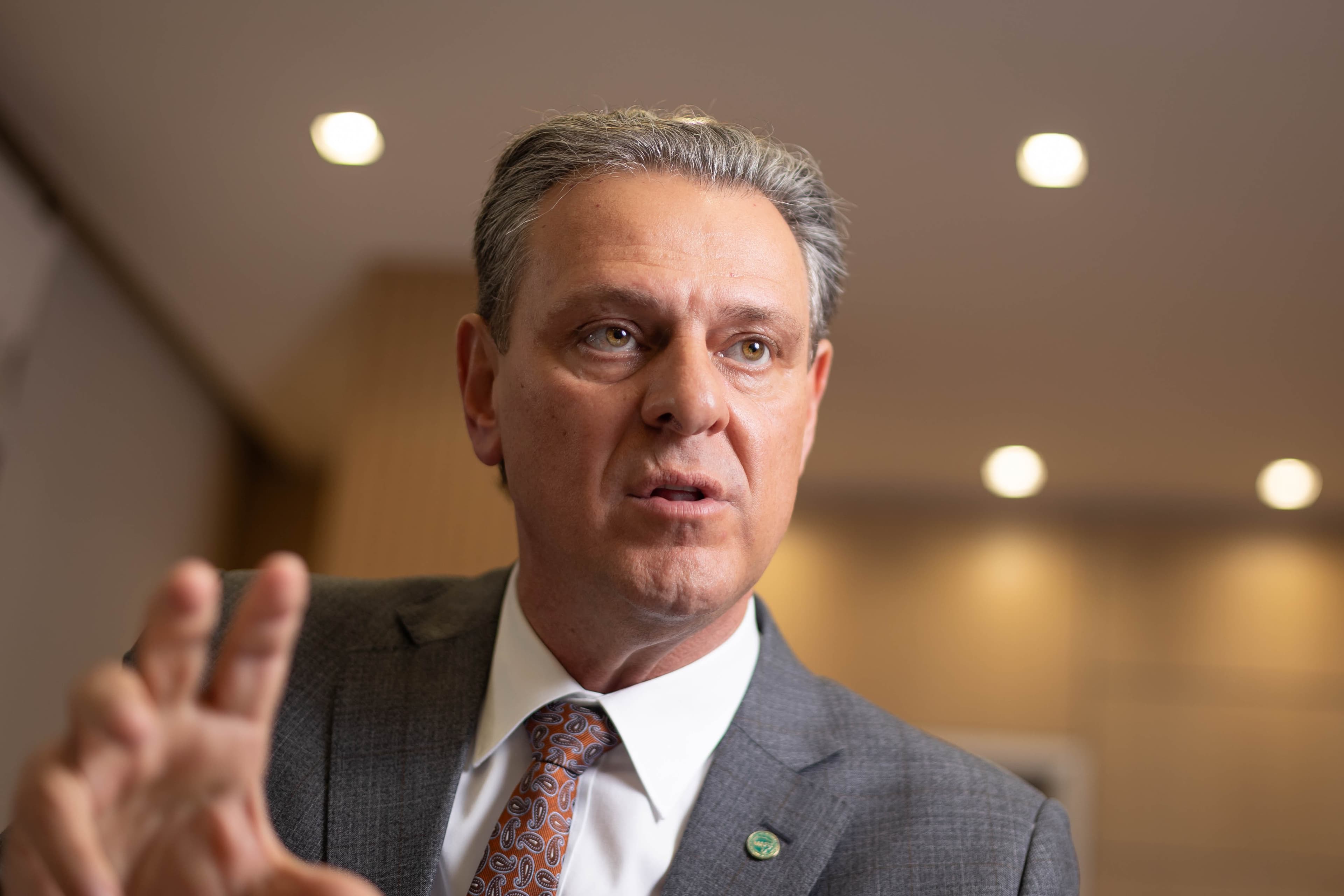 Carlos Fávaro Retorna ao Ministério da Agricultura para Transição de Cargo