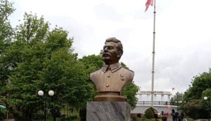 Leilão de vinhos atribuídos a Stalin promete agitar o mercado