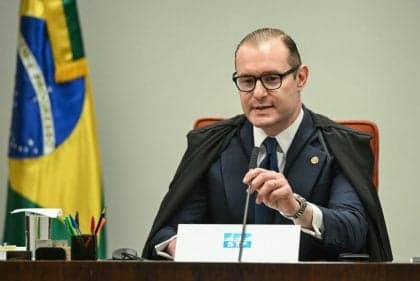 Supremo suspende julgamento de escolas cívico-militares em SP