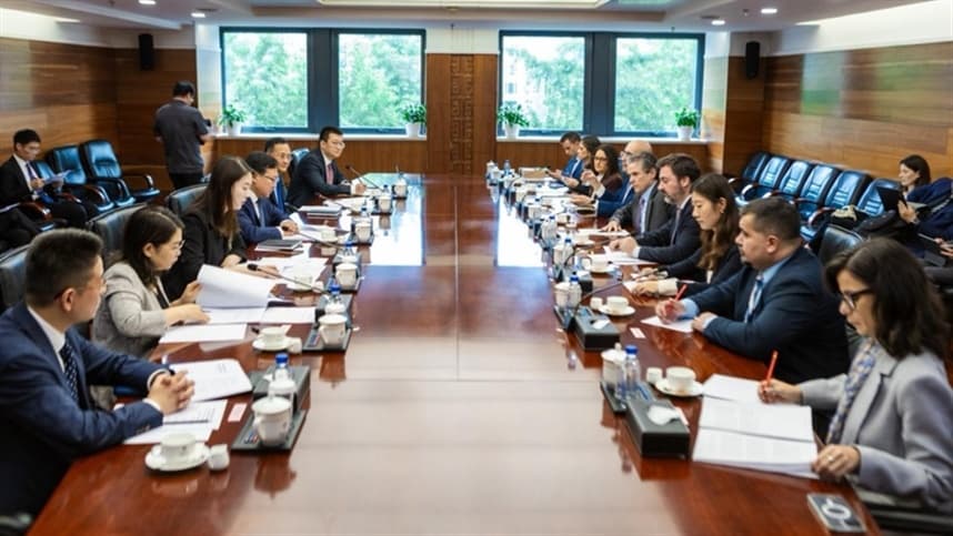Ministro da Agricultura discute cooperação com China em missão oficial